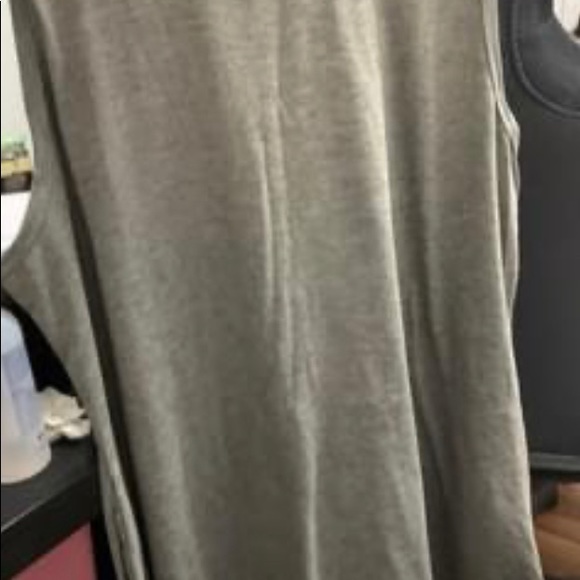 Shirts n tops - Picture 8 of 9